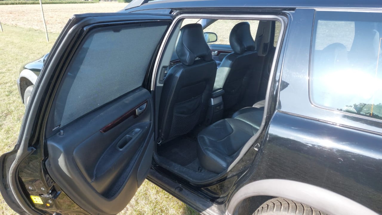 Volvo XC70 2.5T AWD Benzine 5 Cilinder 2001 Zwart