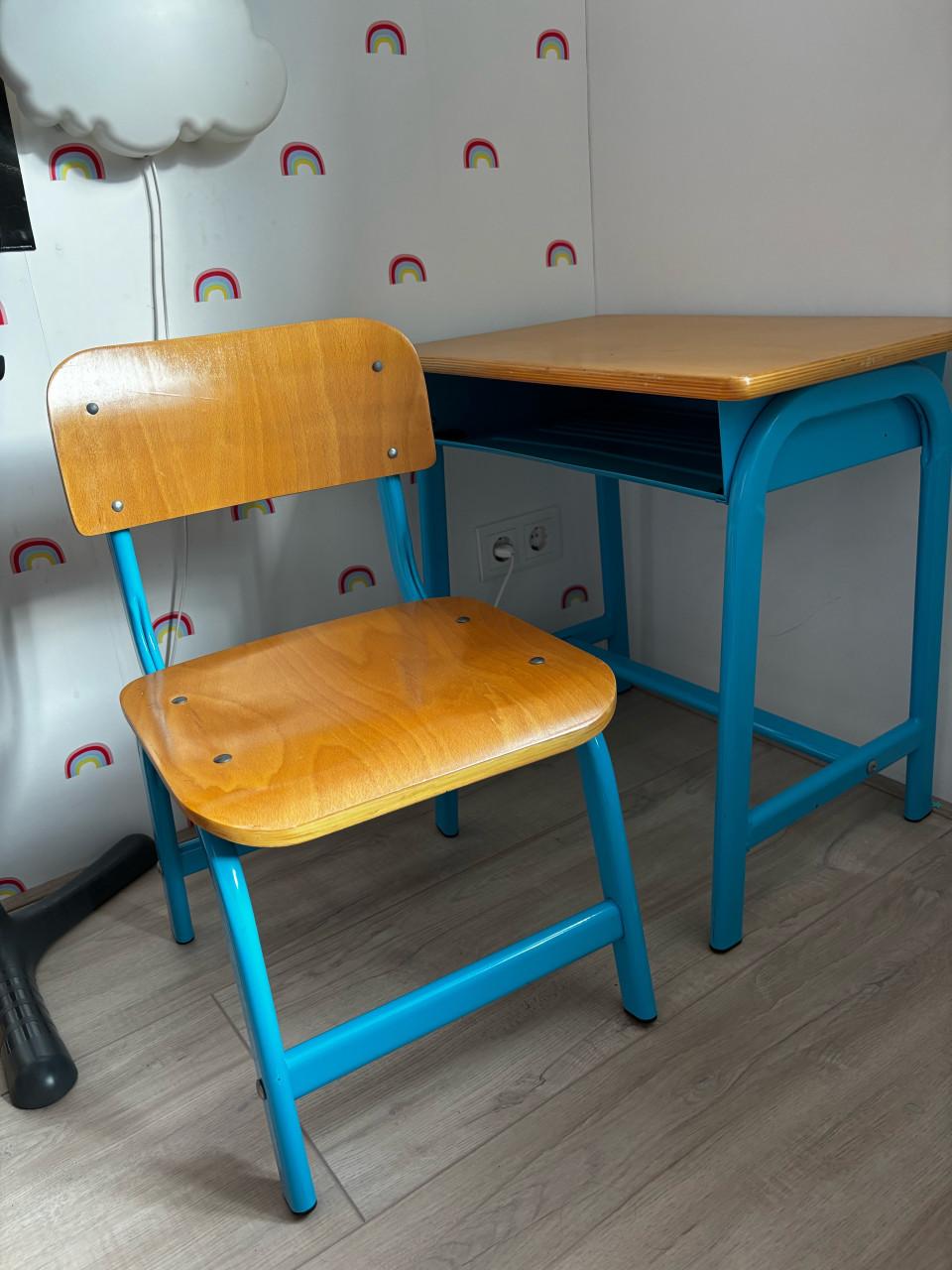 Bureau / tafeltje / schoolset met stoeltje hout met blauw aluminium