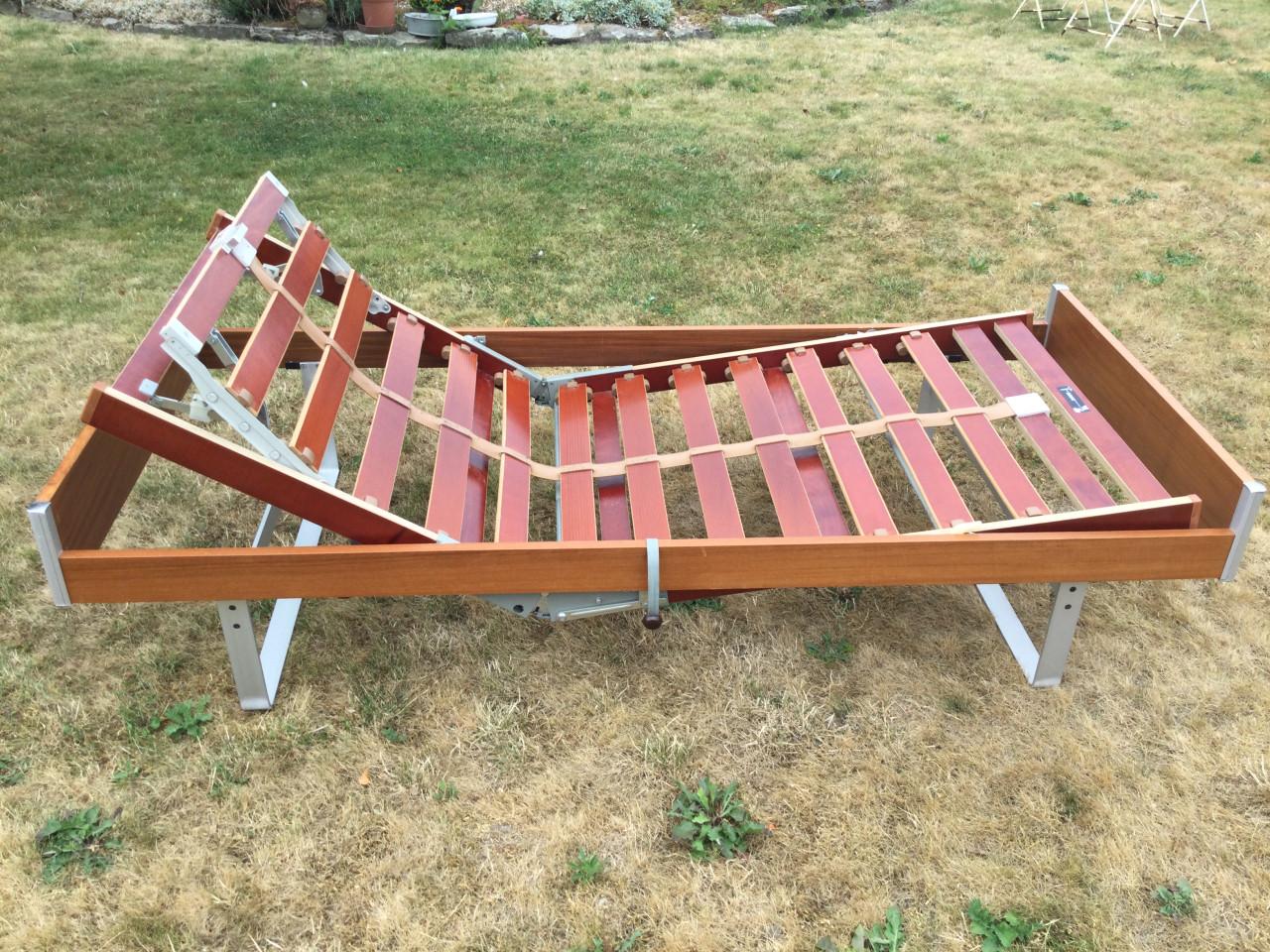Degelijk bed