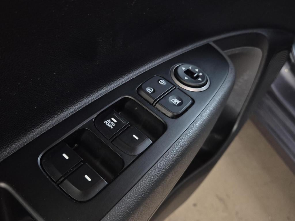 Hyundai I 10 1.0i comfort / stuur-stoel verwarming / 1e eigenaar / nieuwe k