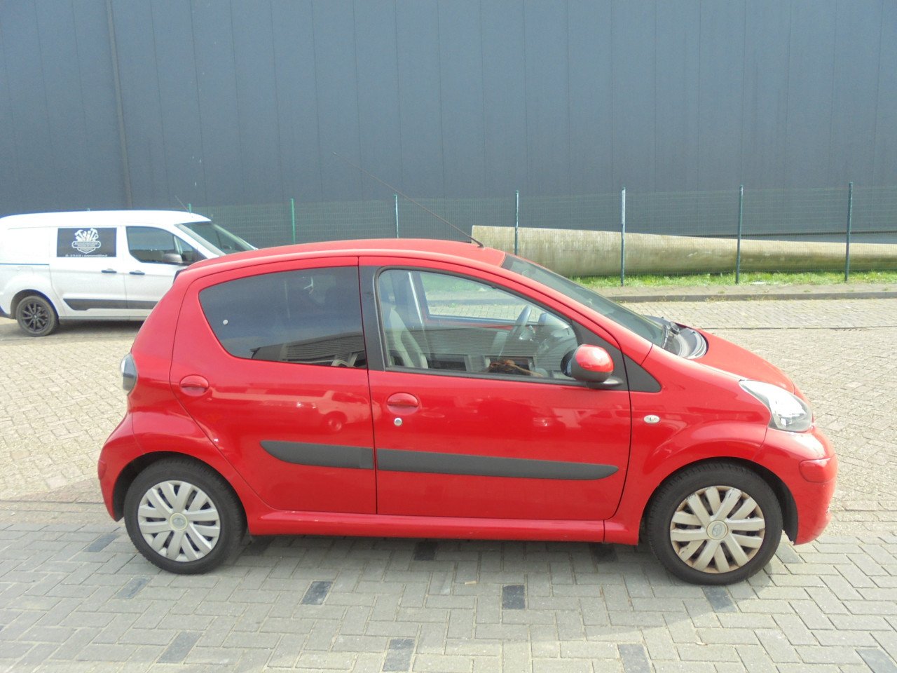 Aygo in Unieke uitvoering,met O.A Kleurenkaart navigatie en stoelverwarming