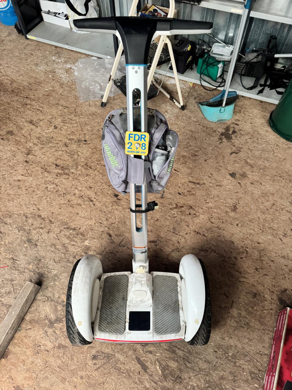 Ninebot met 2 defecte accu's