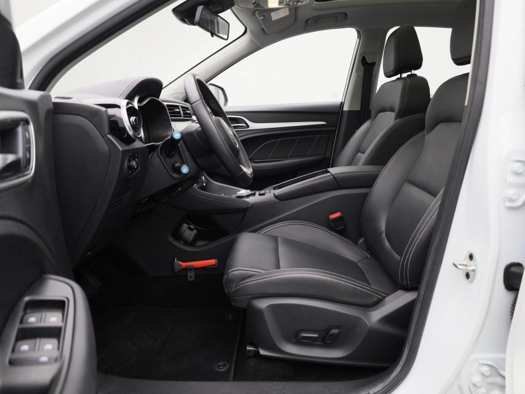 MG Zs Ev mg luxury 45 kwh aut. | panoramadak | lederen bekleding | navigati