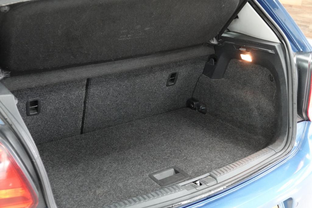 Volkswagen Polo 1.2 tsi highline | cruise | camera | bluetooth |