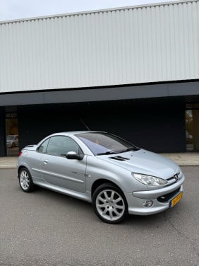 Peugeot 206 cabrio 1.6 16v