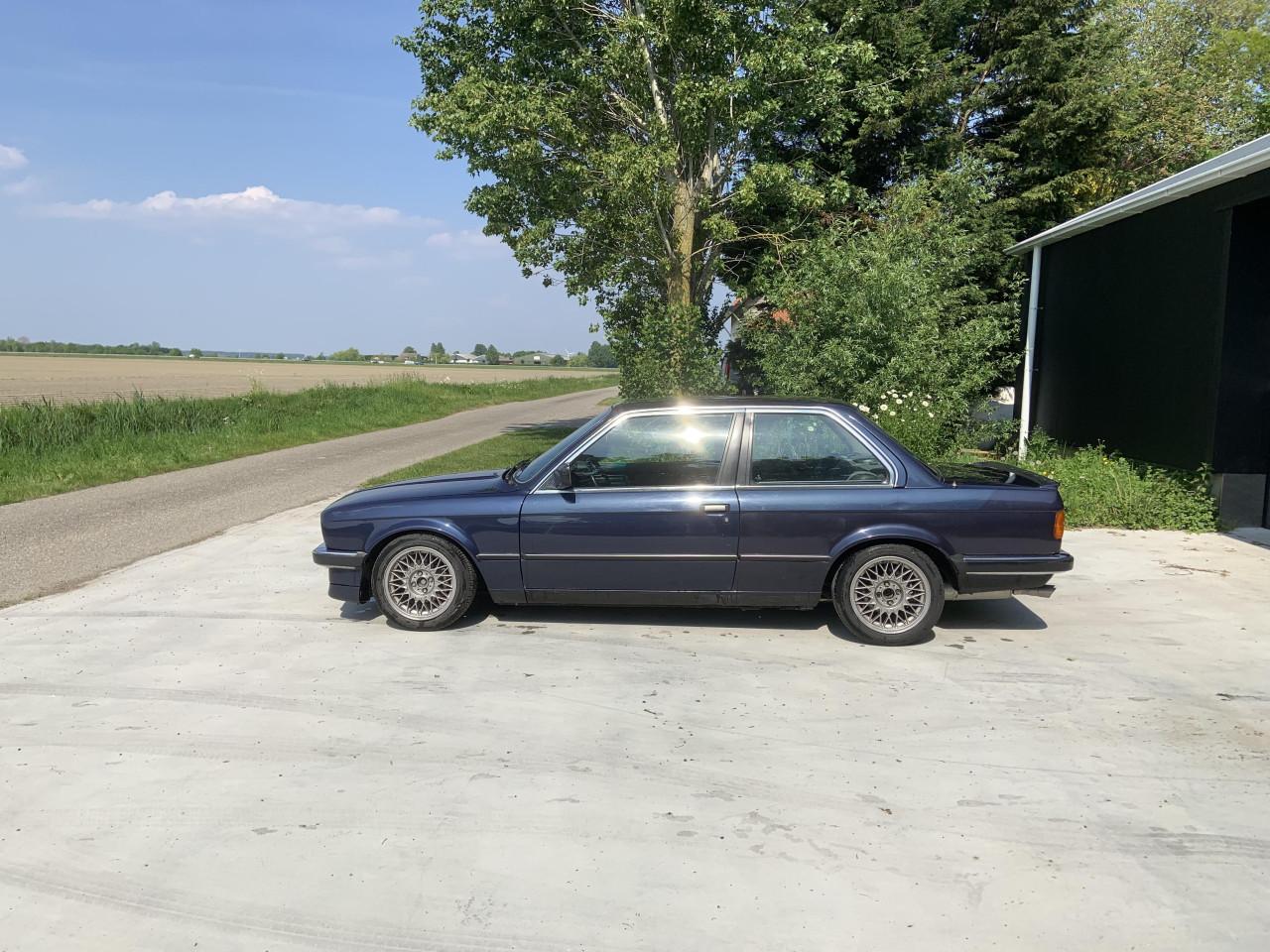 BMW 3-Serie E30 325i coupe 1987 Blauw APK - 02-2028