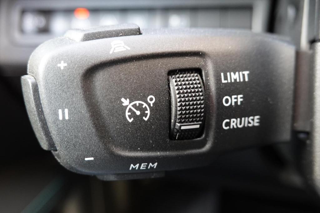 Peugeot 3008 1.6 hybrid 225 allure