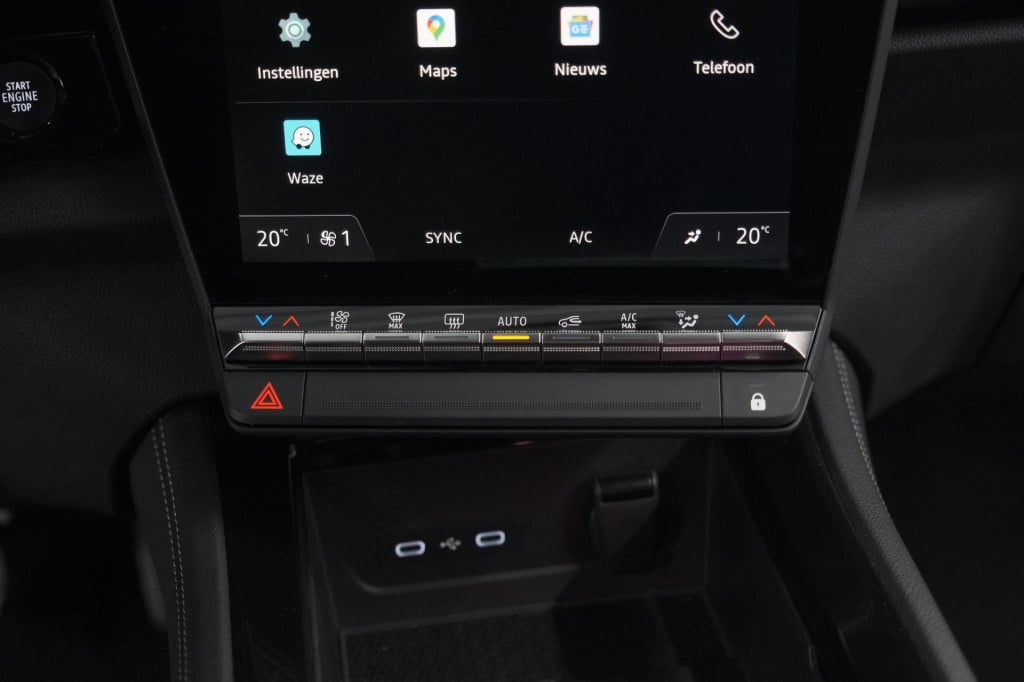 Renault Austral 1.2 e-tech full hybrid 200 techno | panoramadak | 360 camer
