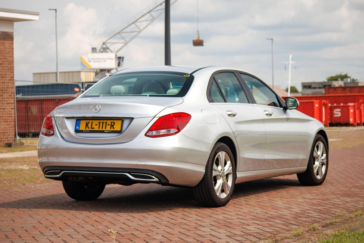Mercedes C180 W205 2014 Nieuw model (8,2 sec 100) Nieuwstaat! Zuinig!