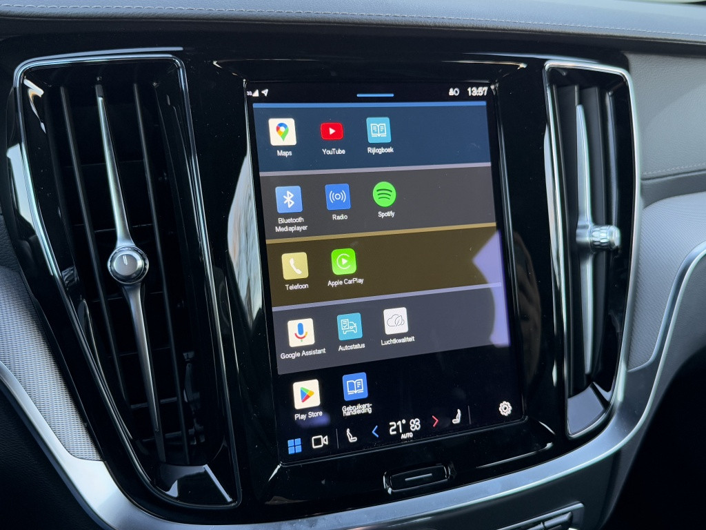Volvo V60 t6 recharge 398pk ultra dark| panodak| adap.cruise| 360camera