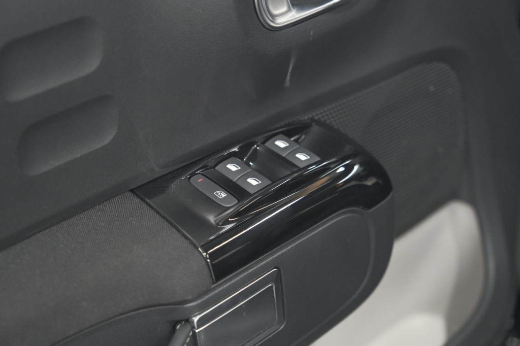 Citroen C3 puretech 110 max | camera | navigatie | keyless start | parkeers