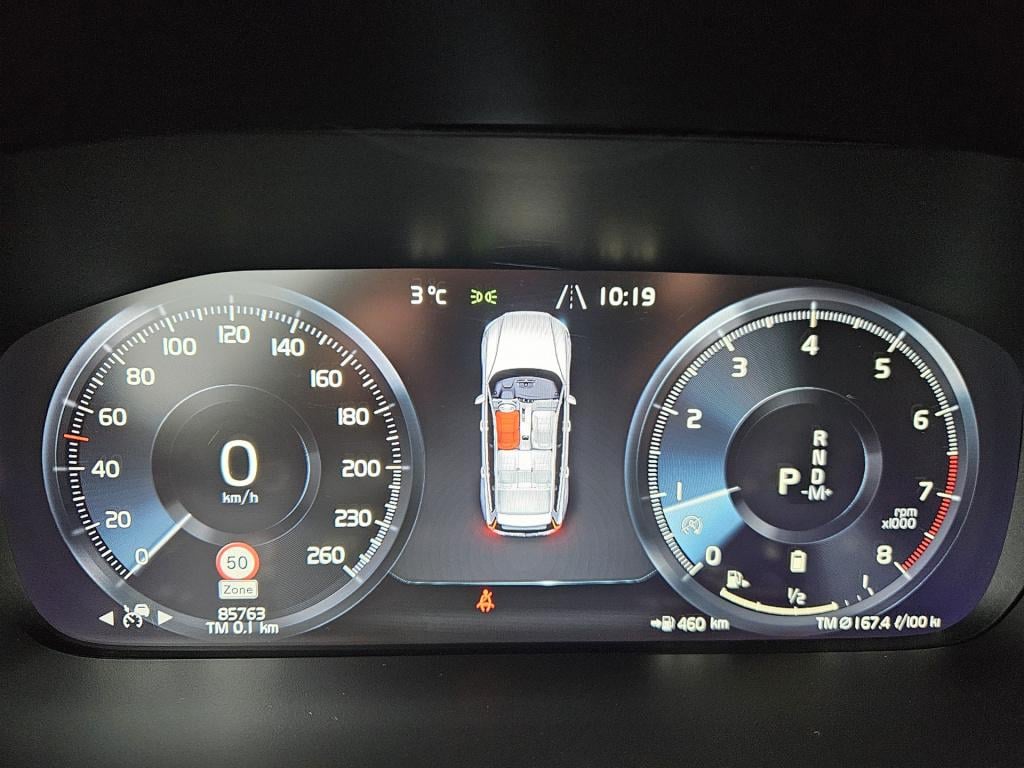 Volvo V60 2.0 b3 momentum advantage | r-design | acc | carplay