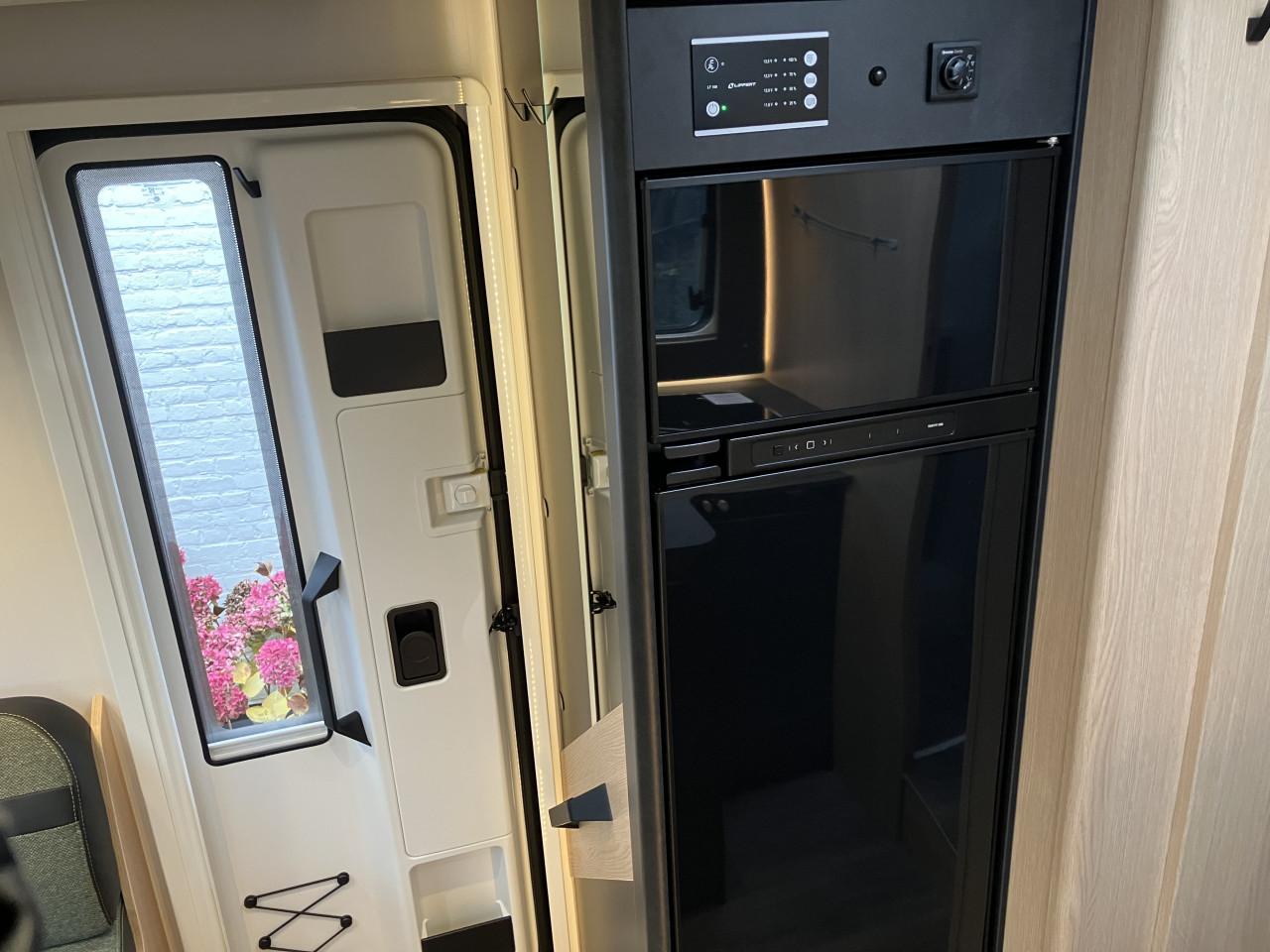 Prachtige 4 pers. camper huren / te huur. Te koop camper Automaat 160 PK