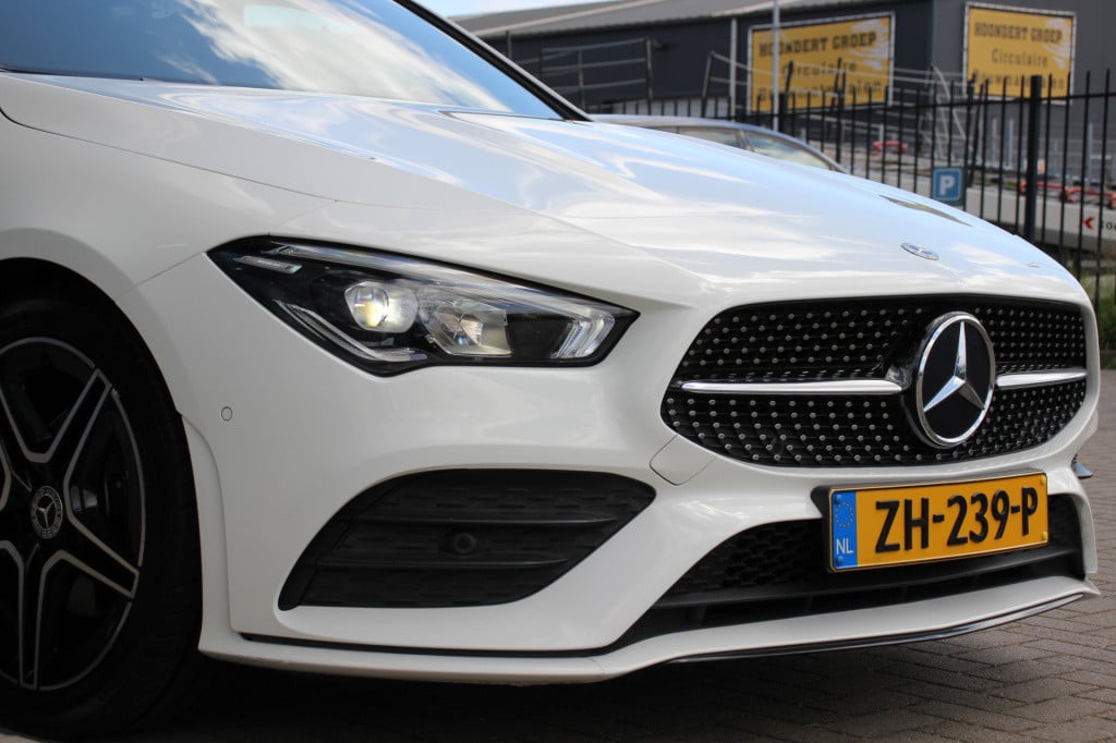 Mercedes-Benz Cla 180 amg | night pakket | pano | sfeerverlichting | camera