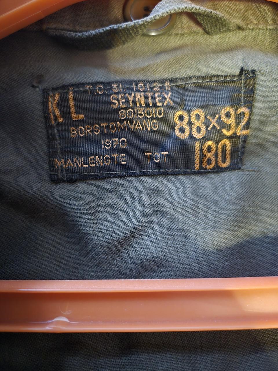 Pakket legerkleding KL Oa. Jas 1970 maat 88-92 manlengte 180 Seyntex