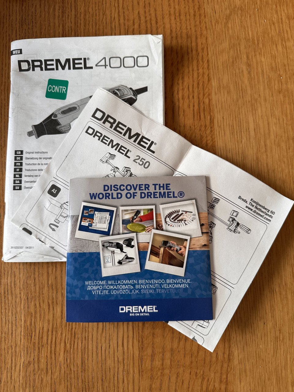 DREMEL MET VEEL HULPSTUKKEN