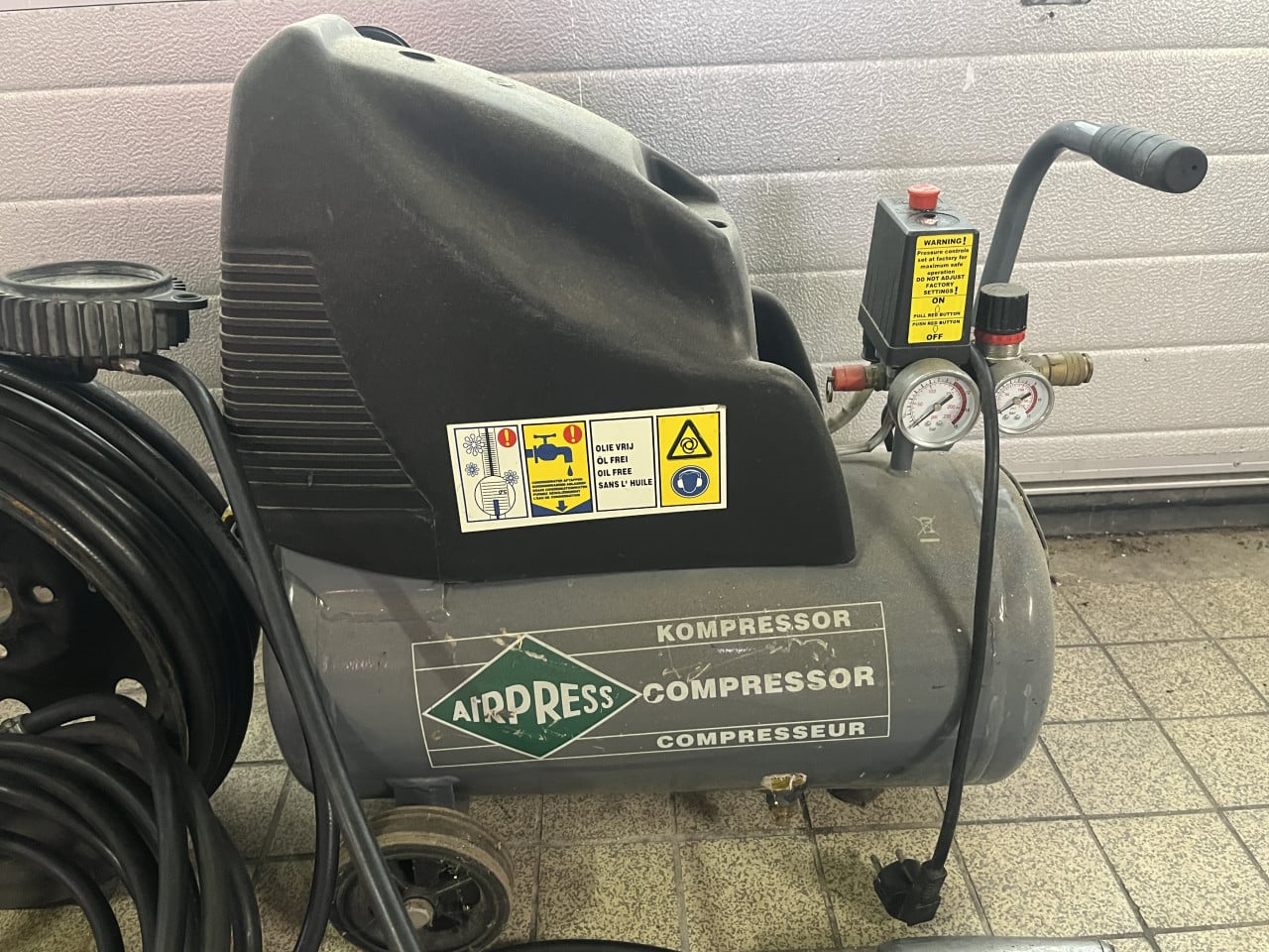 TEAB compressor met luchtslang ed