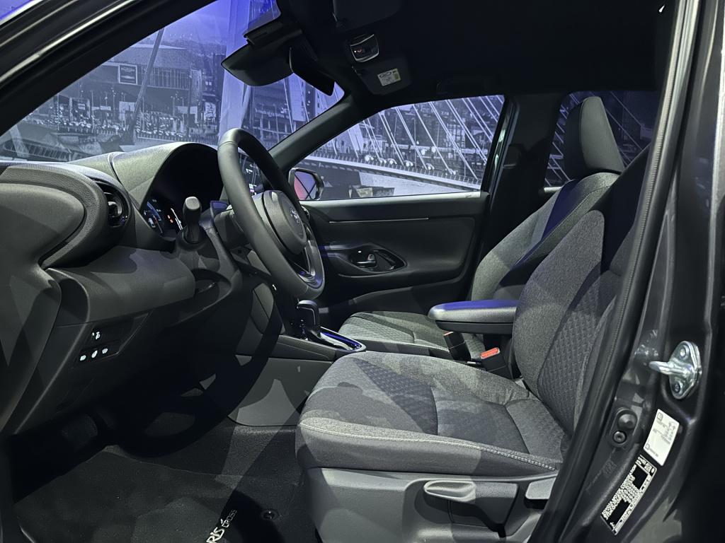 Toyota Yaris Cross 1.5 hybrid 130 dynamic *acc*winterpakket*camera*17inch*c