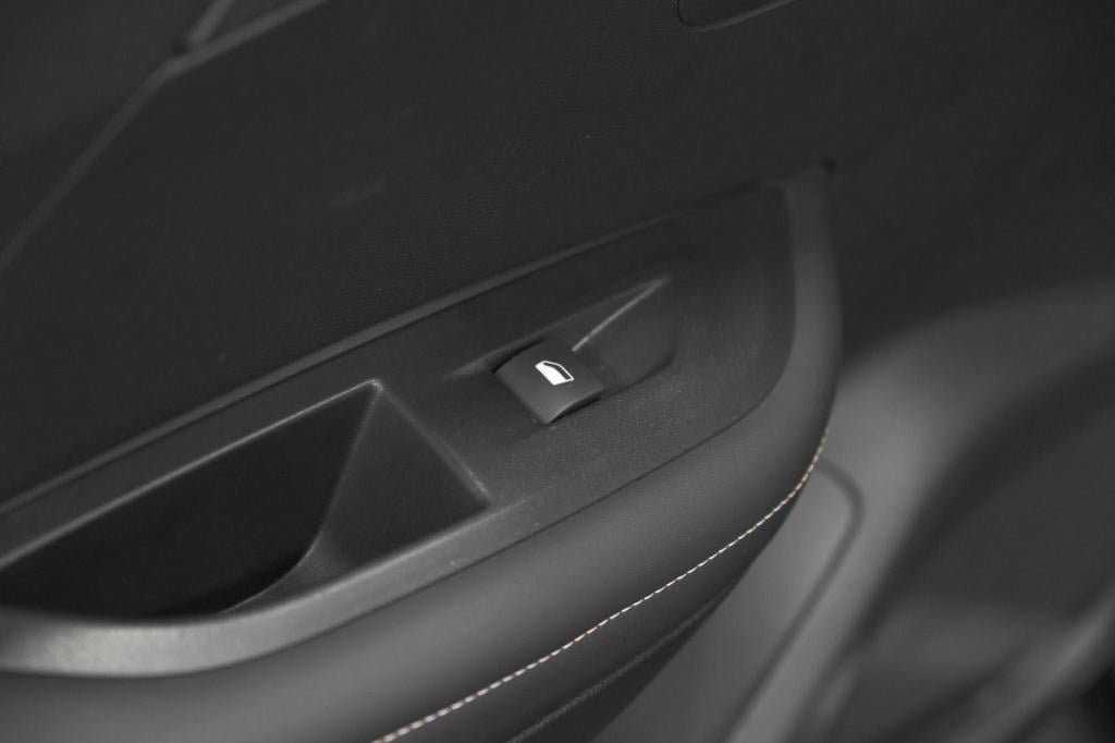 Peugeot 2008 1.2 hybrid 145 allure | 360 camera | adaptieve cruise control 