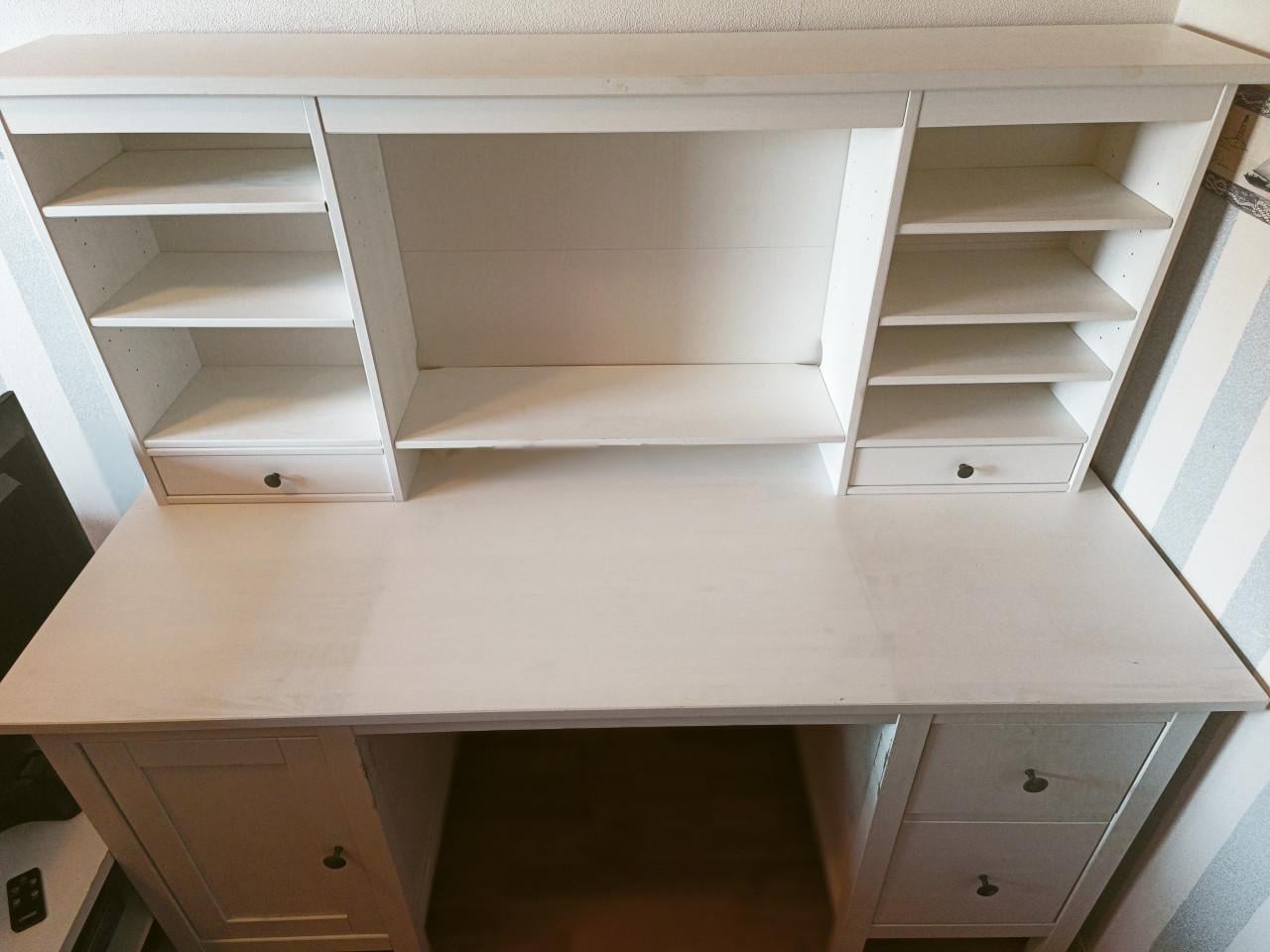 IKEA bureau + opbouw -wit gebeitst -155x135x65 cm