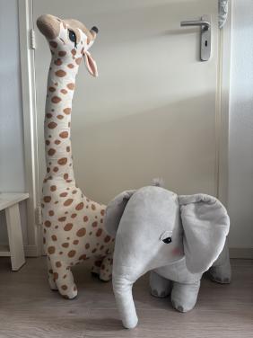 2 grote knuffels samen