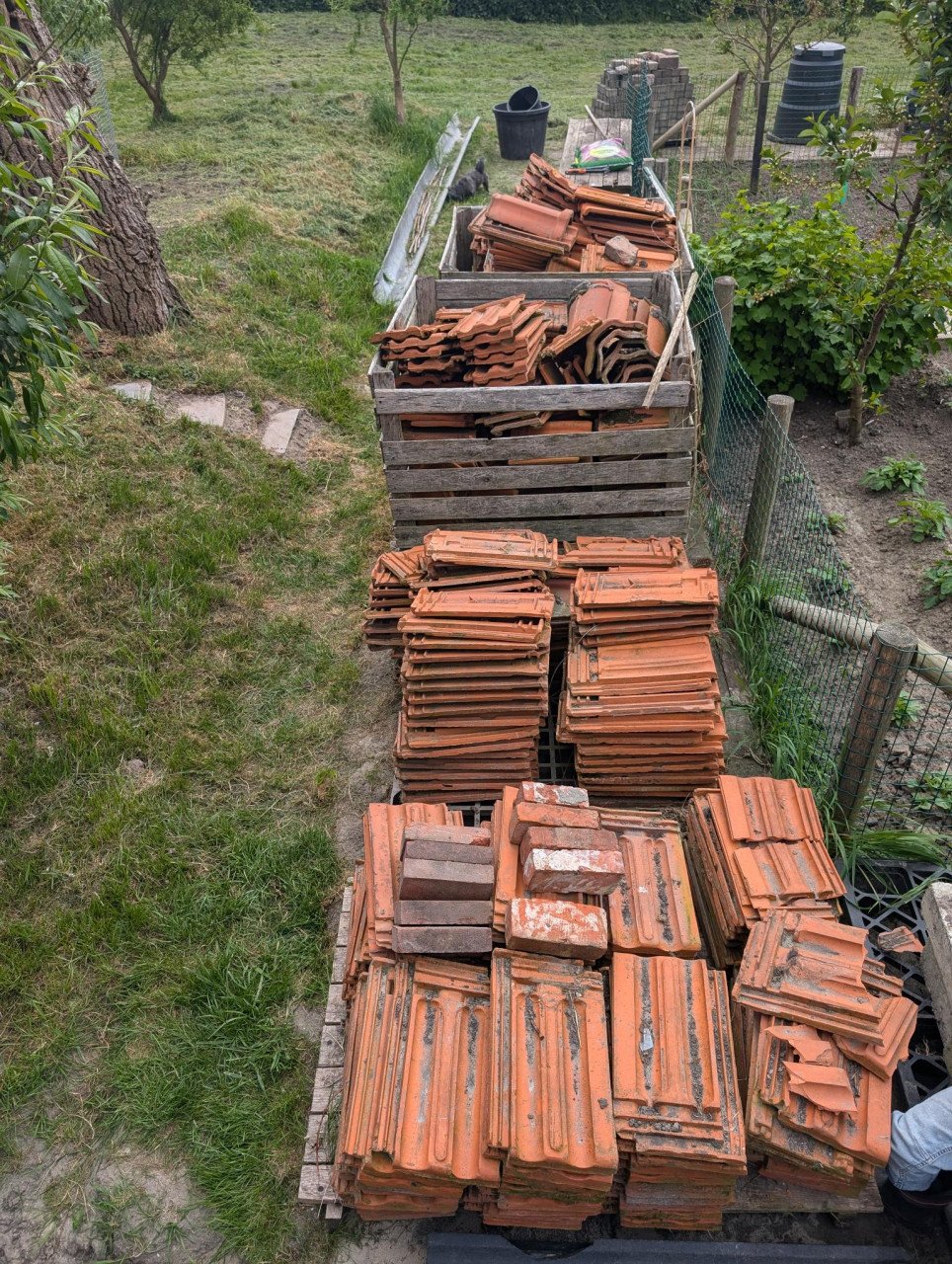 Grote partij (± 2500 / 3000 stuks) gebruikte dakpannen