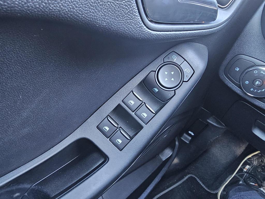 Ford Fiesta 1.0 ecoboost hybrid titanium