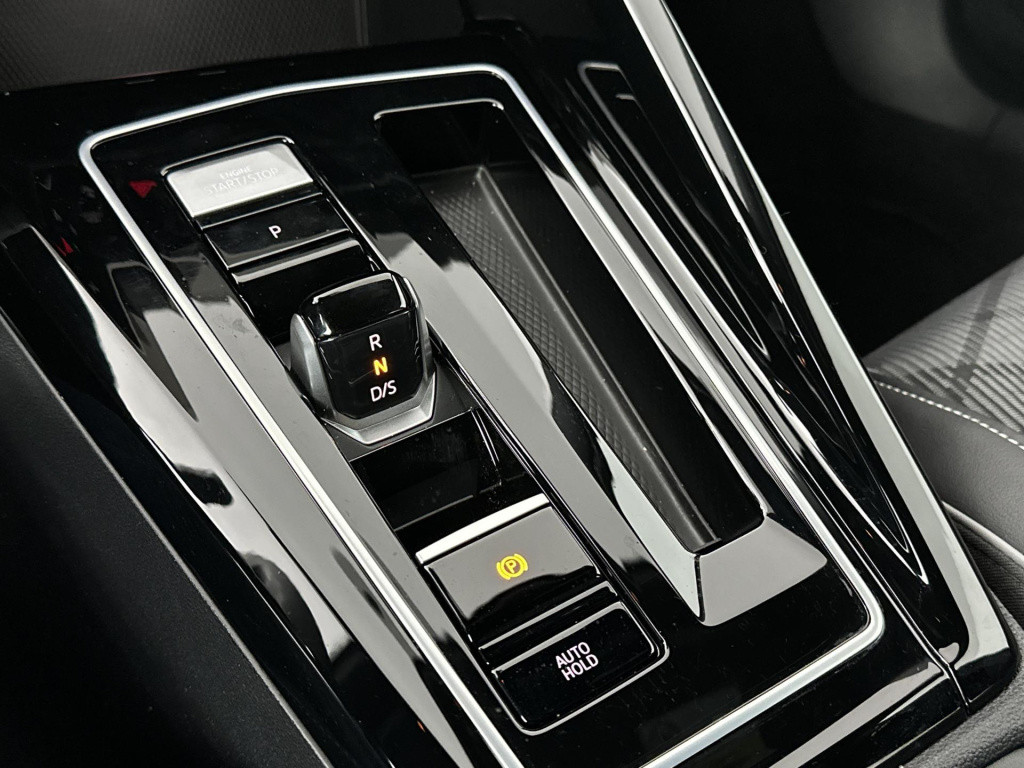 Volkswagen Golf variant 1.5 etsi r-line dsg7