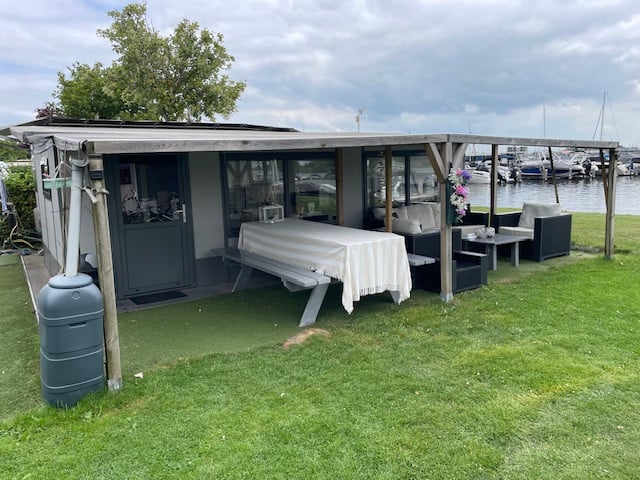 Te huur caravan op de paardekreek