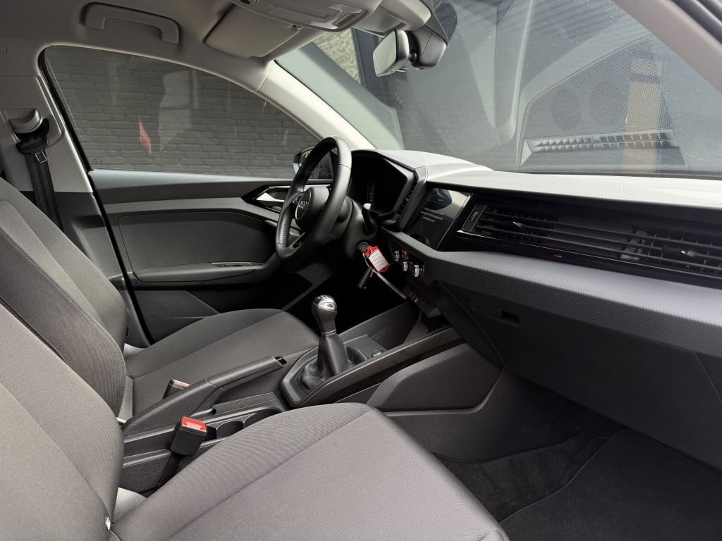 Audi A1 Sportback 25 tfsi // 15.000km! // nieuwstaat //
