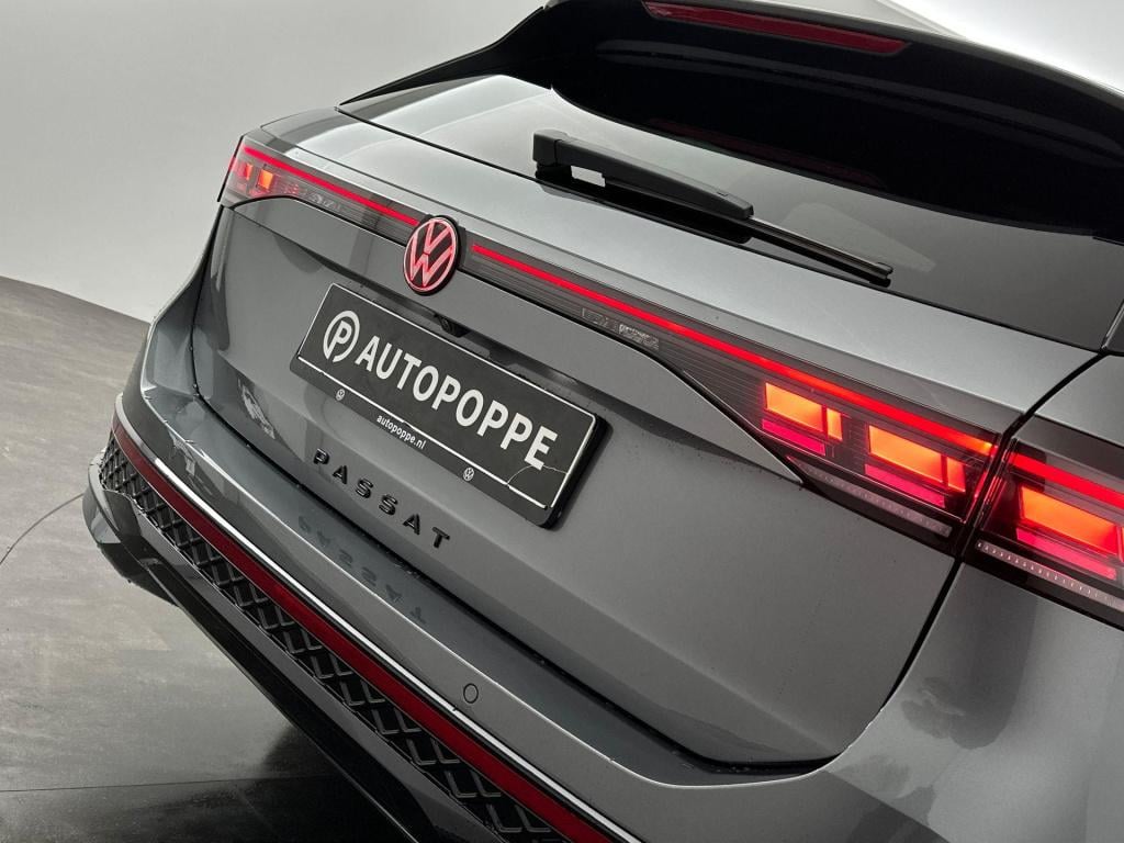 Volkswagen Passat r-line edition plug in hybride 204 pk black style plus pa
