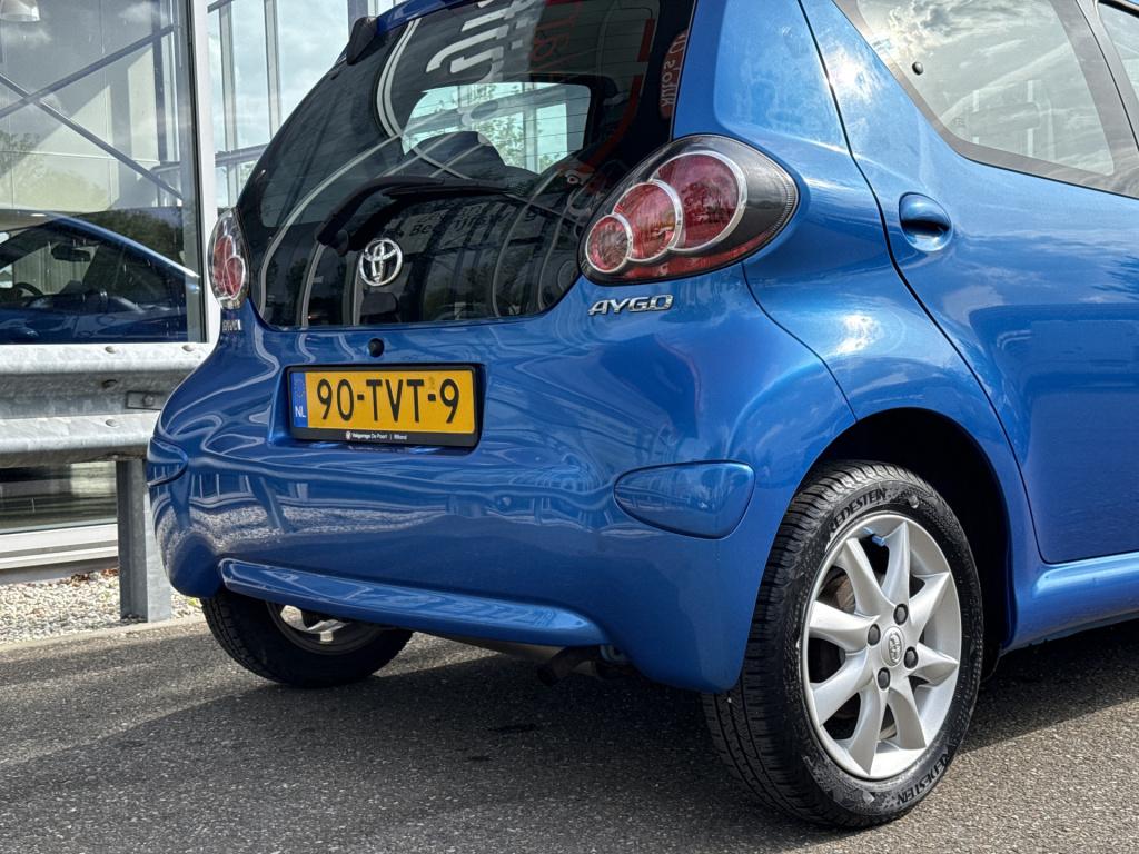 Toyota Aygo 1.0 vvt-i aspiration | nl-auto | airco | lm velgen
