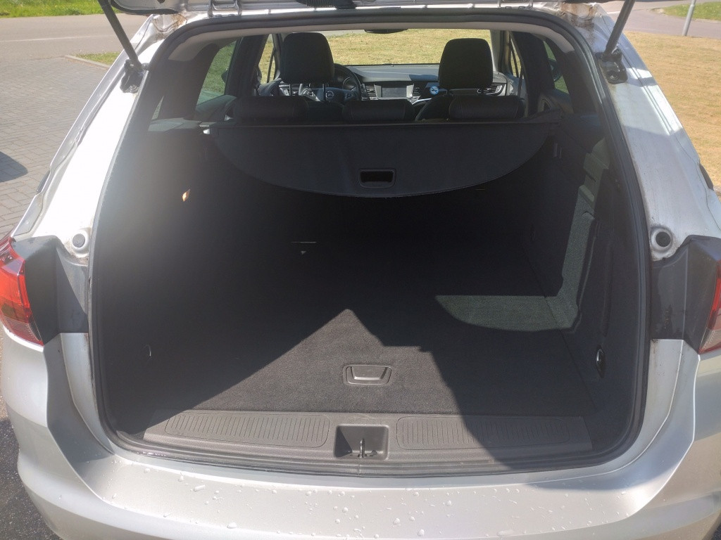 Opel Astra sports tourer 1.2 design&tech