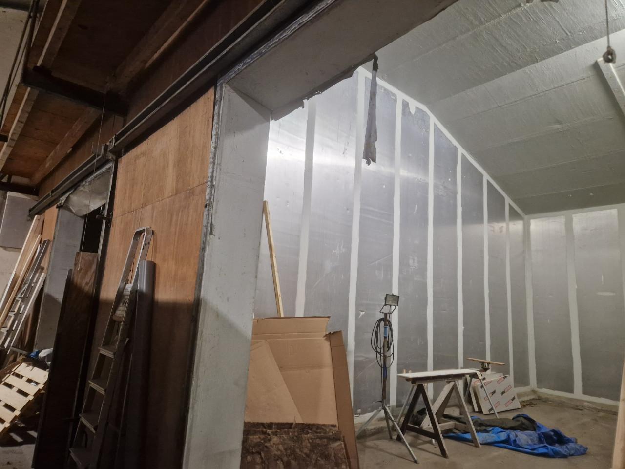 Loods met 2000 m2 grond