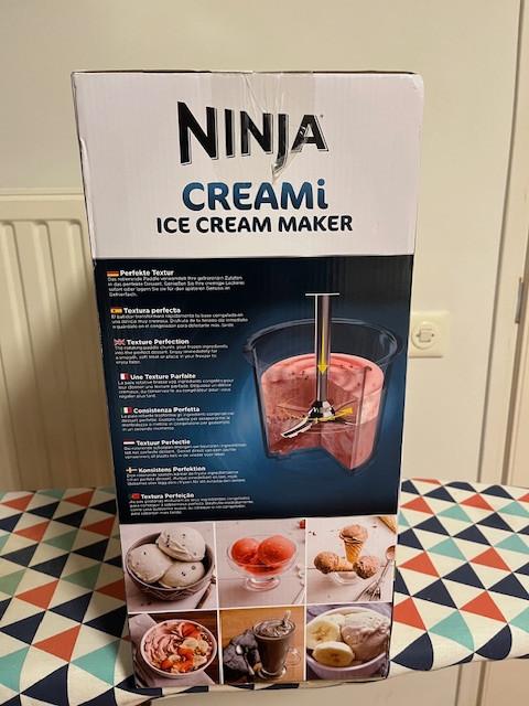 Ijsmachine; Ninja creami 7 + extra diepvriesdoosjes