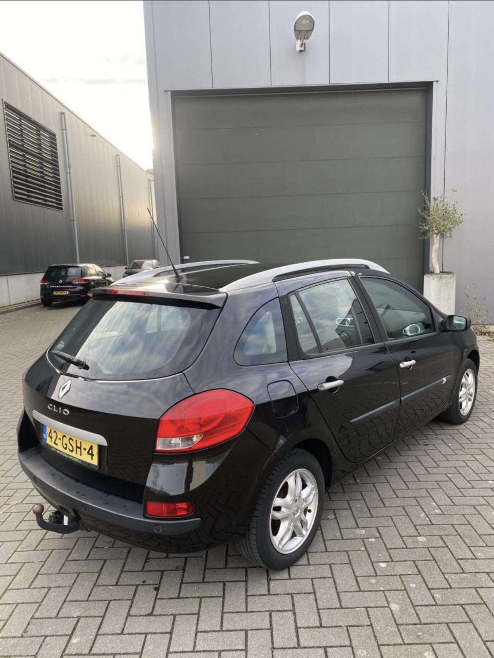 Renault Clio 1.2 TCE 100 Estate 2008 Zwart | 124.448 KM NAP | NIEUWE APK!
