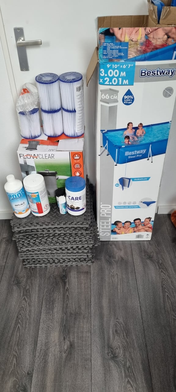 Compleet zwembad 2 x 3 meter en vele extra 's