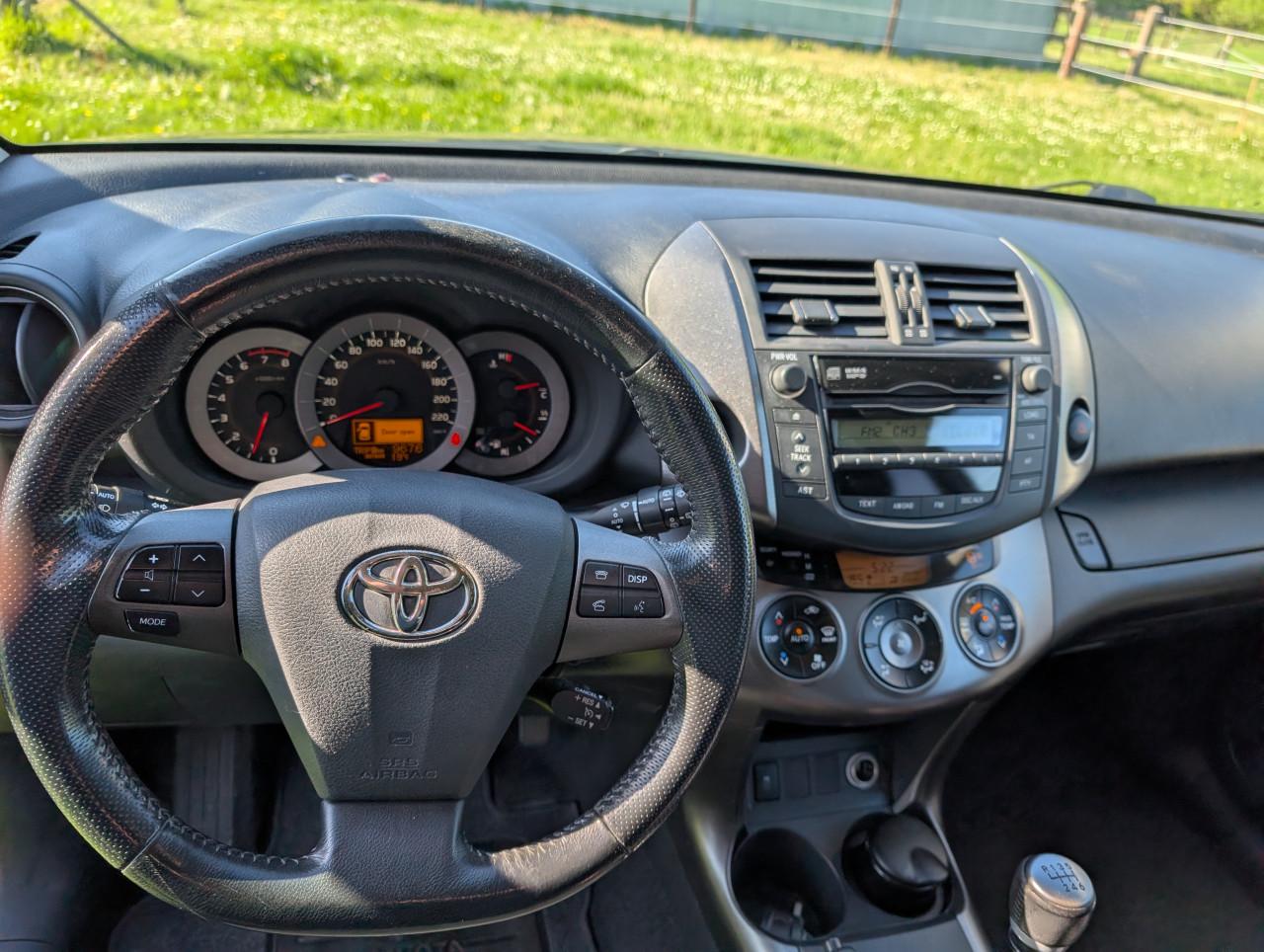 TOYOTA RAV 4 2.0 2000kg trekgewicht