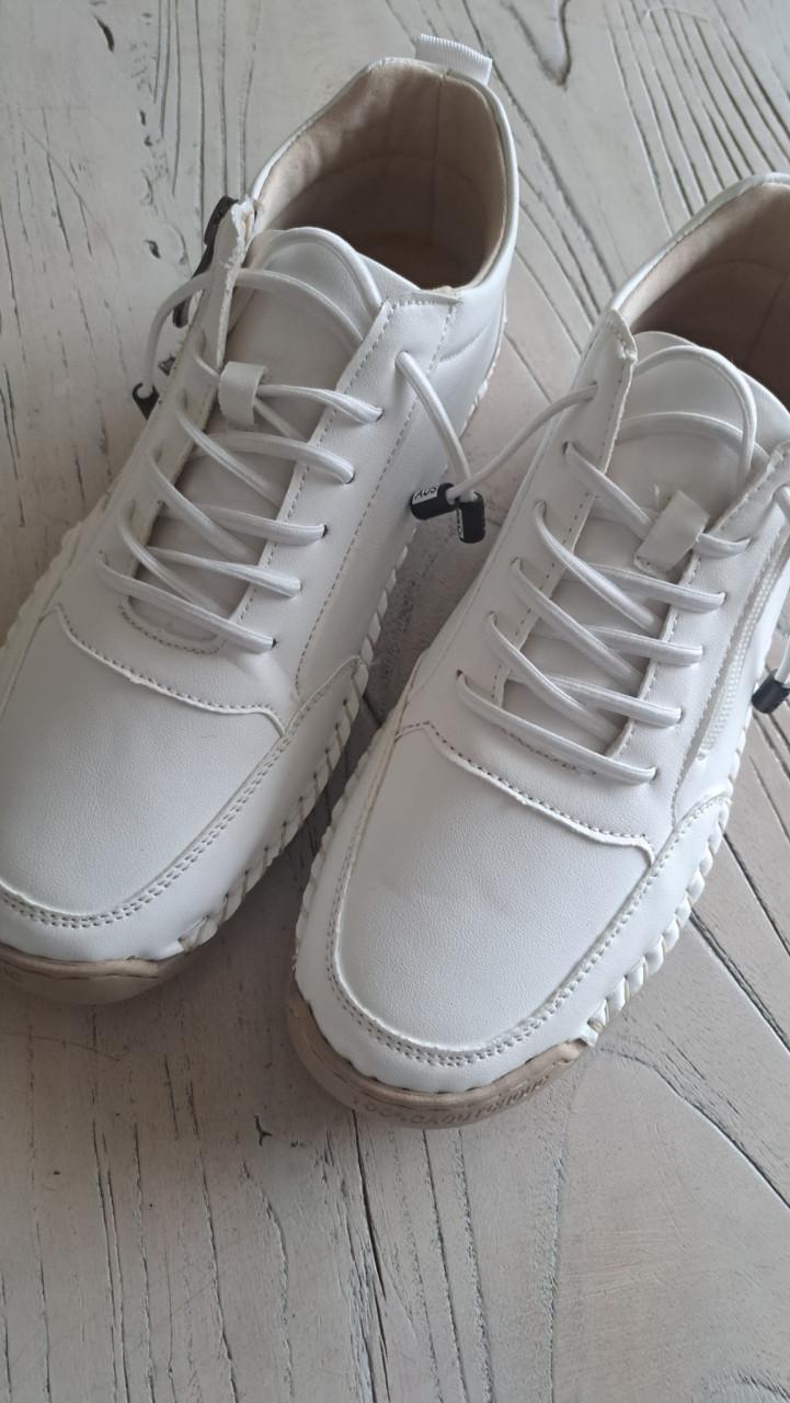 Nieuwe schoenen te groot gekocht  is een ruime maat 38  leuk model