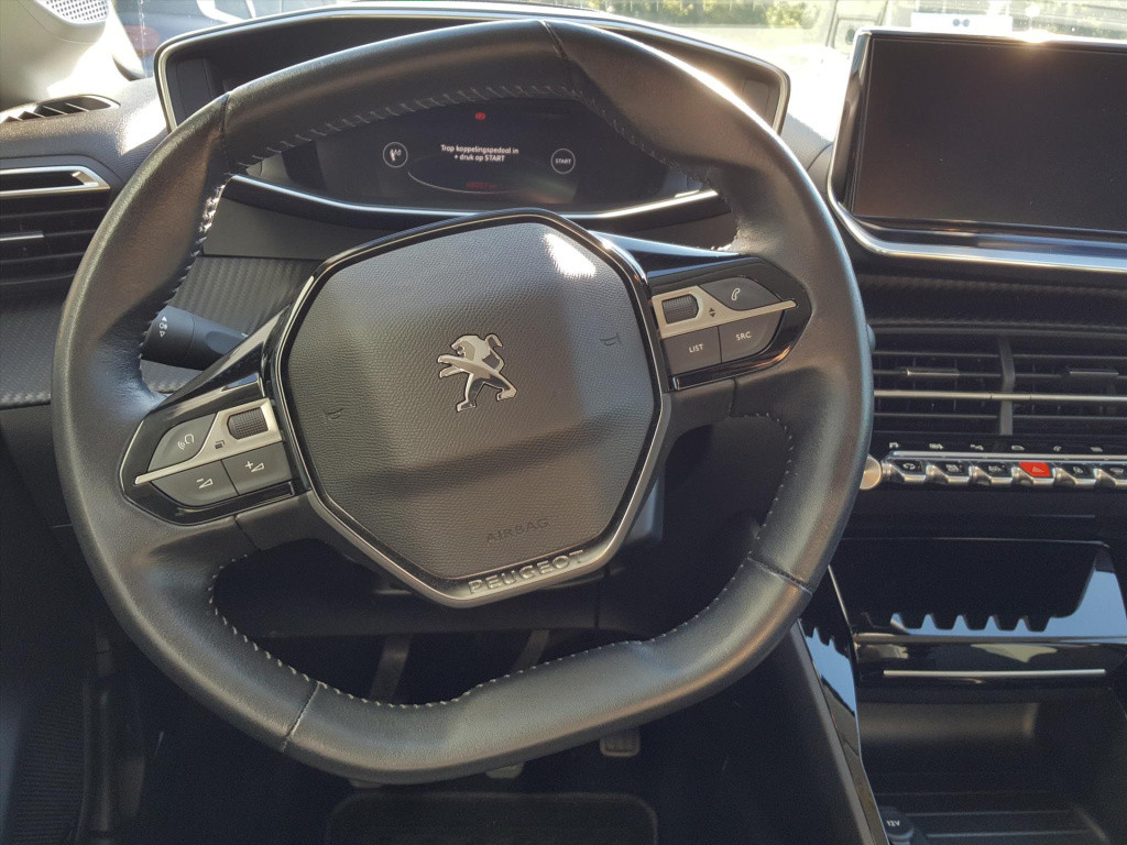 Peugeot 208 allure 1.2 pt-100pk navigatie | 3d-cockpit | cruise & climate |
