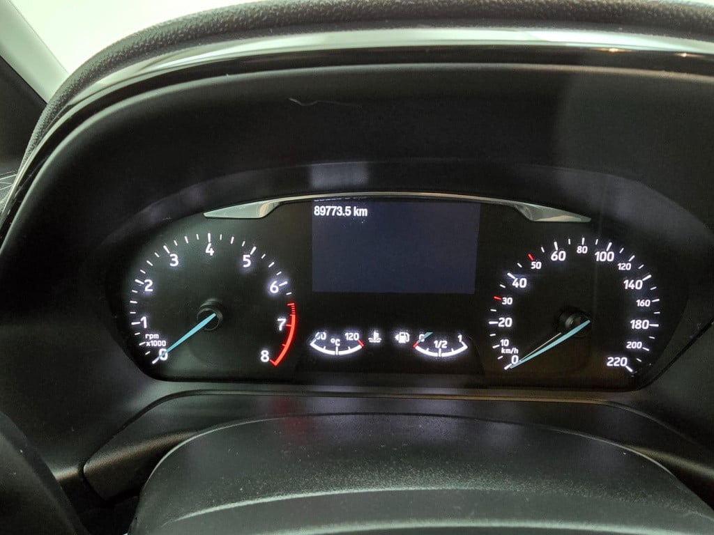 Ford Fiesta occasion luxe titanium met zwarte velgen en parkeercamera | bom