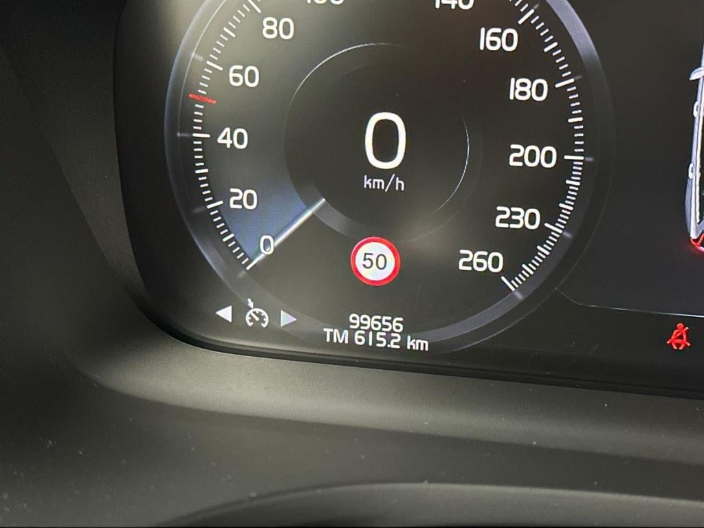 Volvo V60 t6 398pk recharge r-design| camera| trekhaak| stoel+stuur.verw|