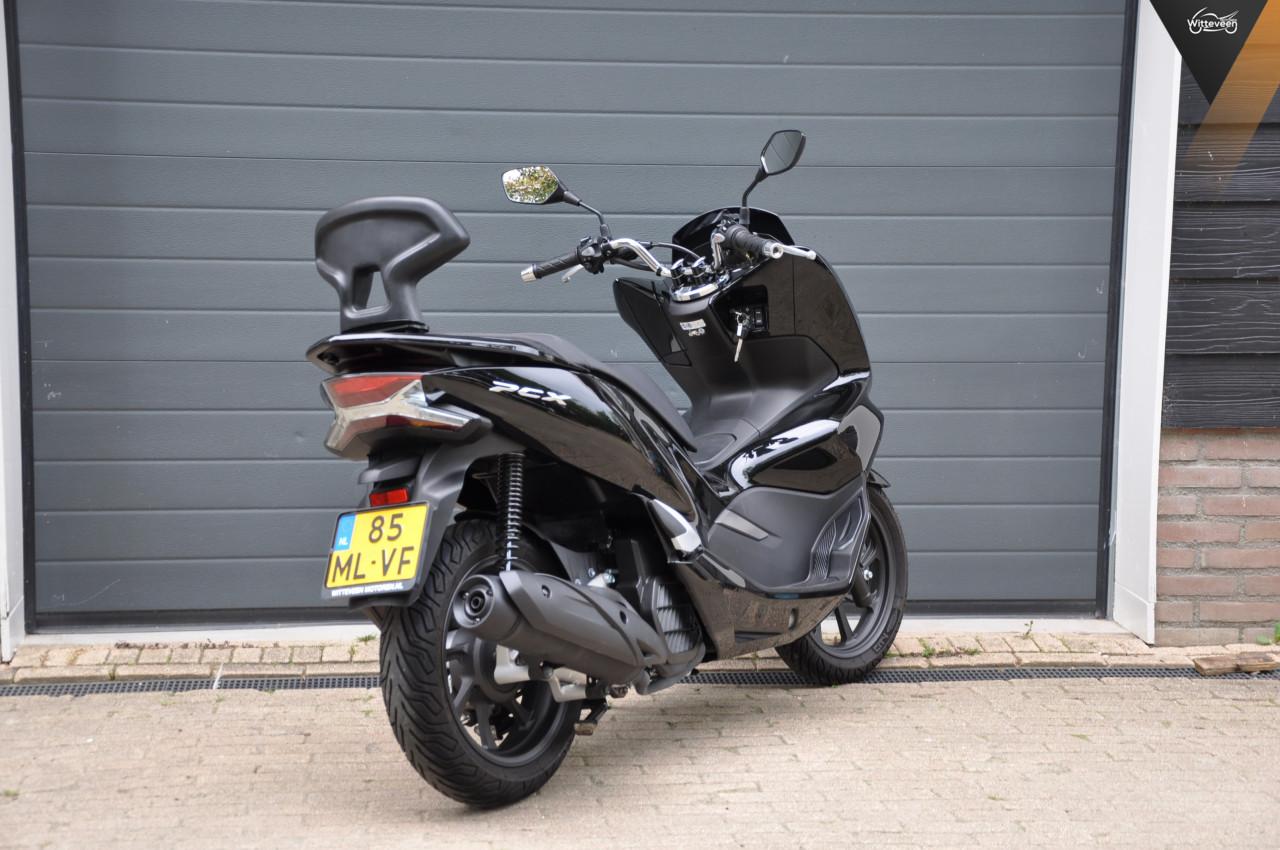 Honda PCX 125 Z.G.A.N. 2870 kms