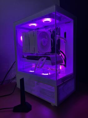 Gaming PC Ryzen 7 9700X | RX 7800 XT