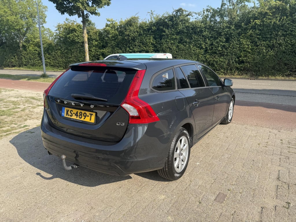 Volvo V60 2.0 d3 summum pdc stoelverwarming