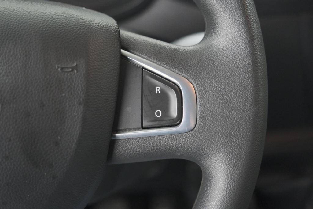 Renault Master t35 2.3 dci 135 l2h2 comfort | camera | vloerplaat | navigat