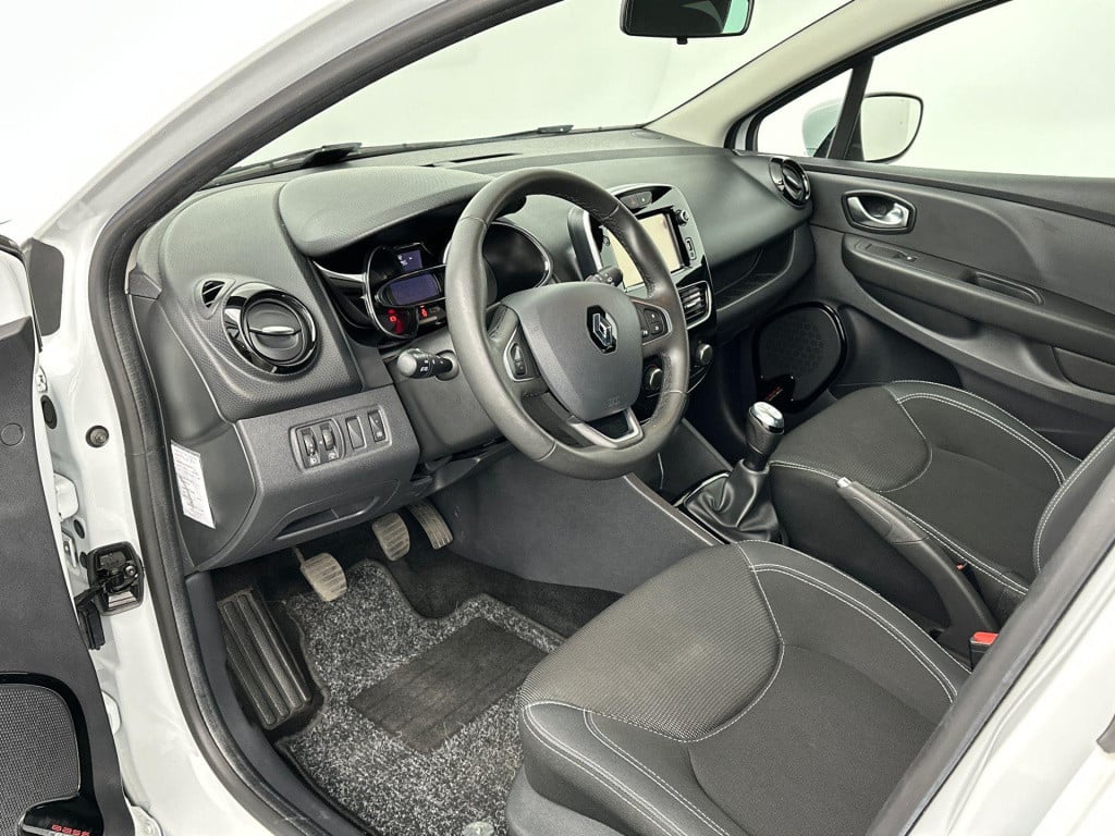 Renault Clio 0.9 tce zen | leuke eerste auto! | dealer onderhoud | navigati