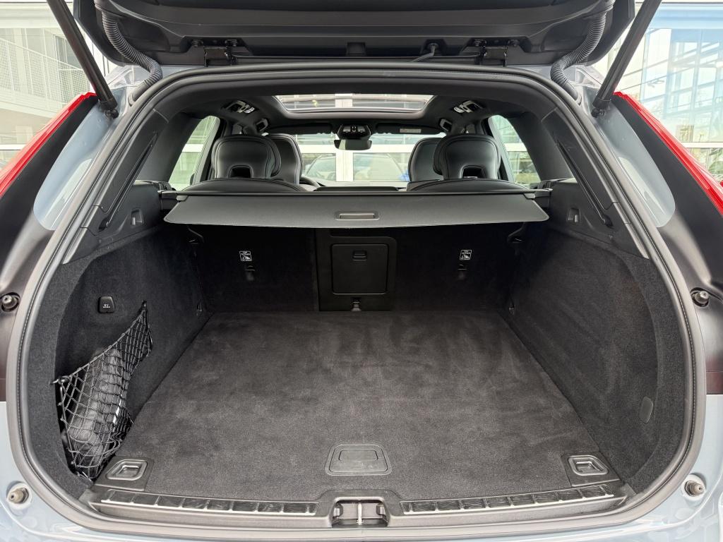 Volvo XC60 t6 340pk recharge r-design| adap.cruise| panodak| 22''lm| camera