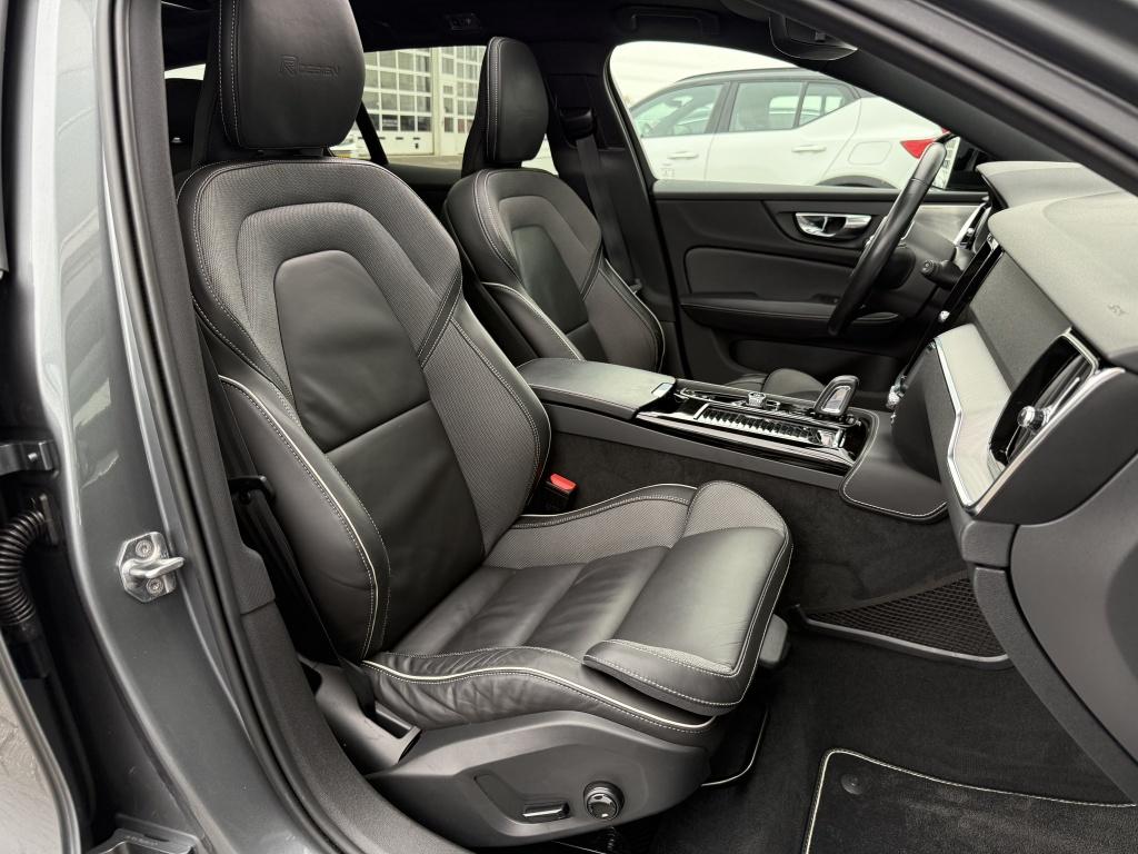 Volvo V60 t6 340pk recharge r-design| panodak| b&w sound| adap.cruise| tre