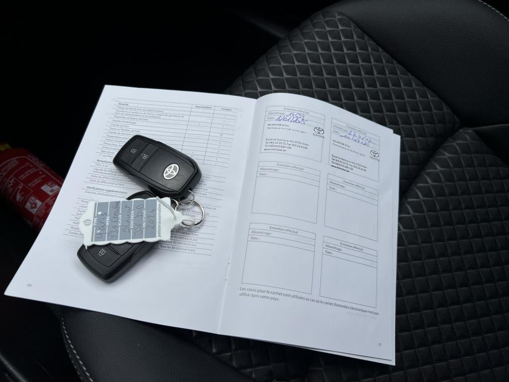 Toyota Yaris 1.5 hyb. 130 executive | trekhaak | jbl audio | half leder